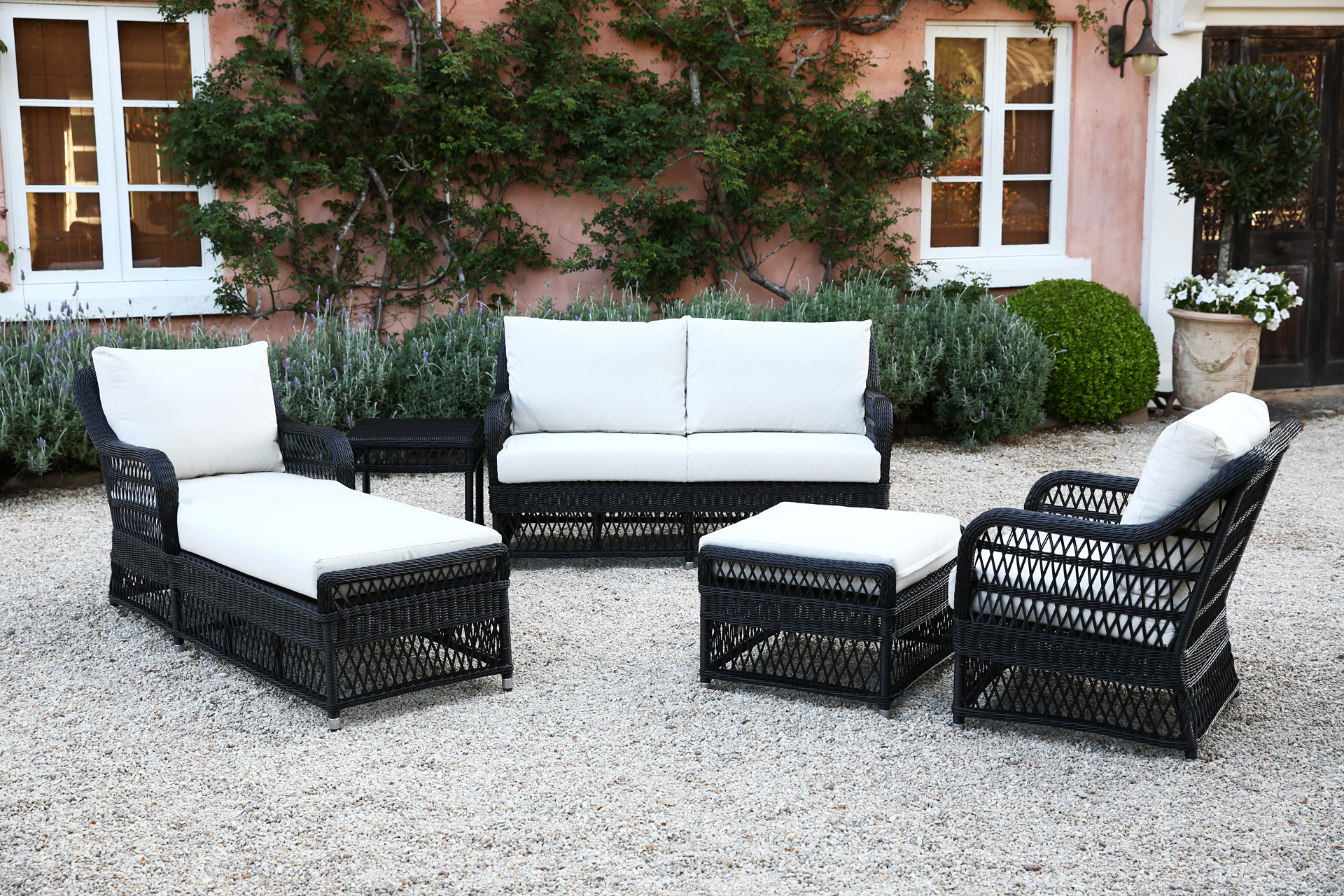 Lauren Outdoor 2.5 Seater. Black