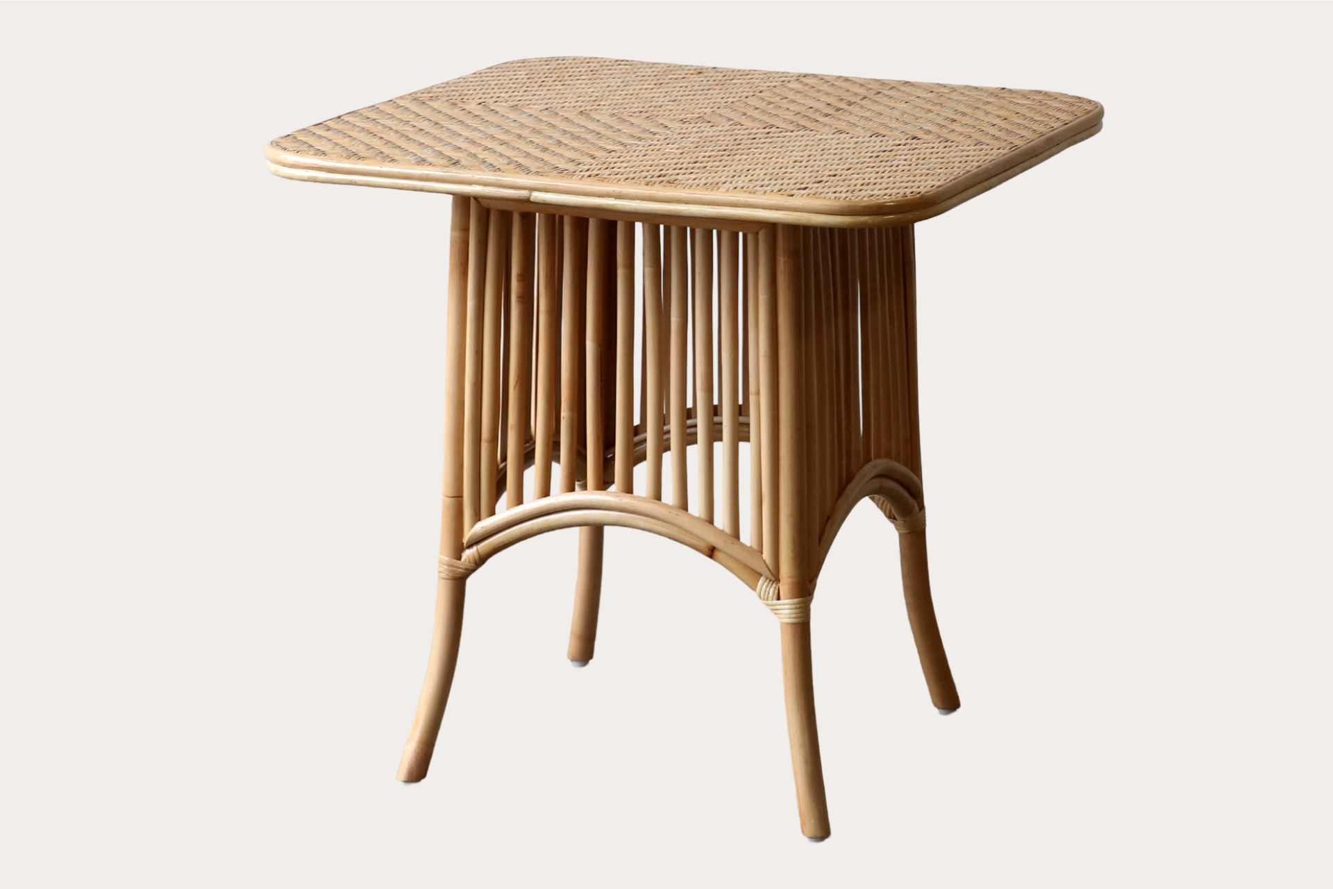 Southampton Bistro Table. Medium. Natural