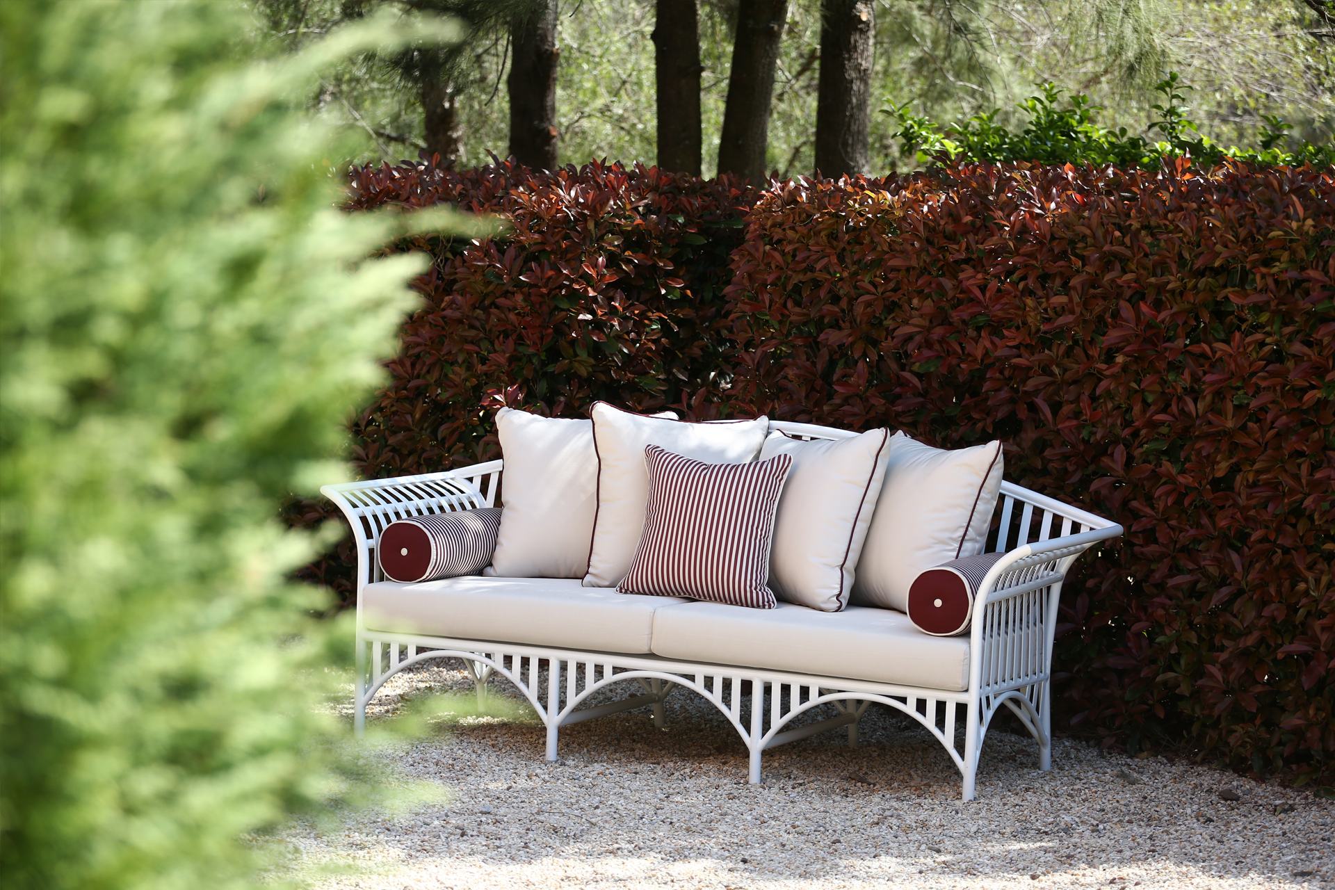 AW23 Aluminium Outdoor 3 Seater. White